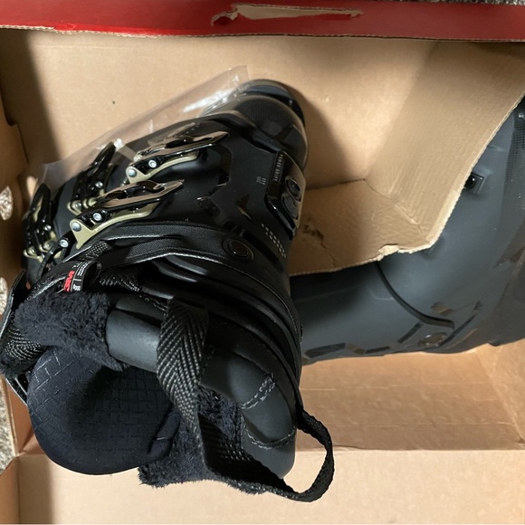 BRAND NEW ATOMIC HAWX MAGNA 105 S W GW BLACK SKI BOOTS, 102 MM WIDE FIT - Picture 4 of 6